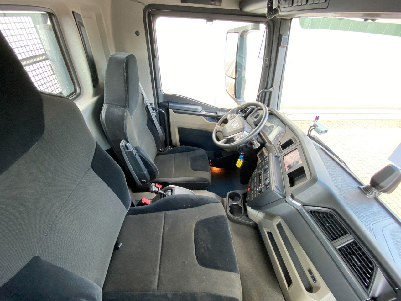 Μίσθωση  MAN TGS 8.220 BB| MEILLER*3x Sitze*Navi*2x AHK*Klima MAN TGS 8.220 BB| MEILLER*3x Sitze*Navi*2x AHK*Klima: φωτογραφία 15