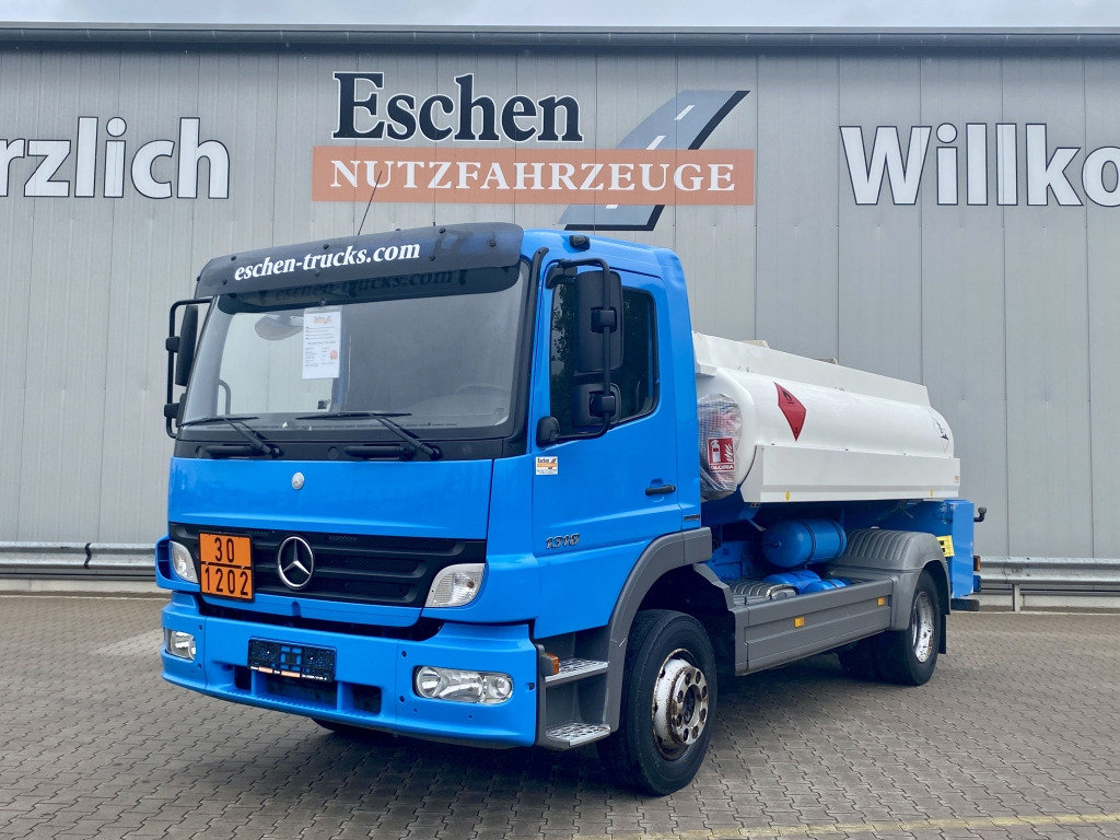 Mercedes-Benz 1318 L Atego - Φορτηγό βυτιοφόρο: φωτογραφία 1 Mercedes-Benz 1318 L Atego - Φορτηγό βυτιοφόρο: φωτογραφία 1