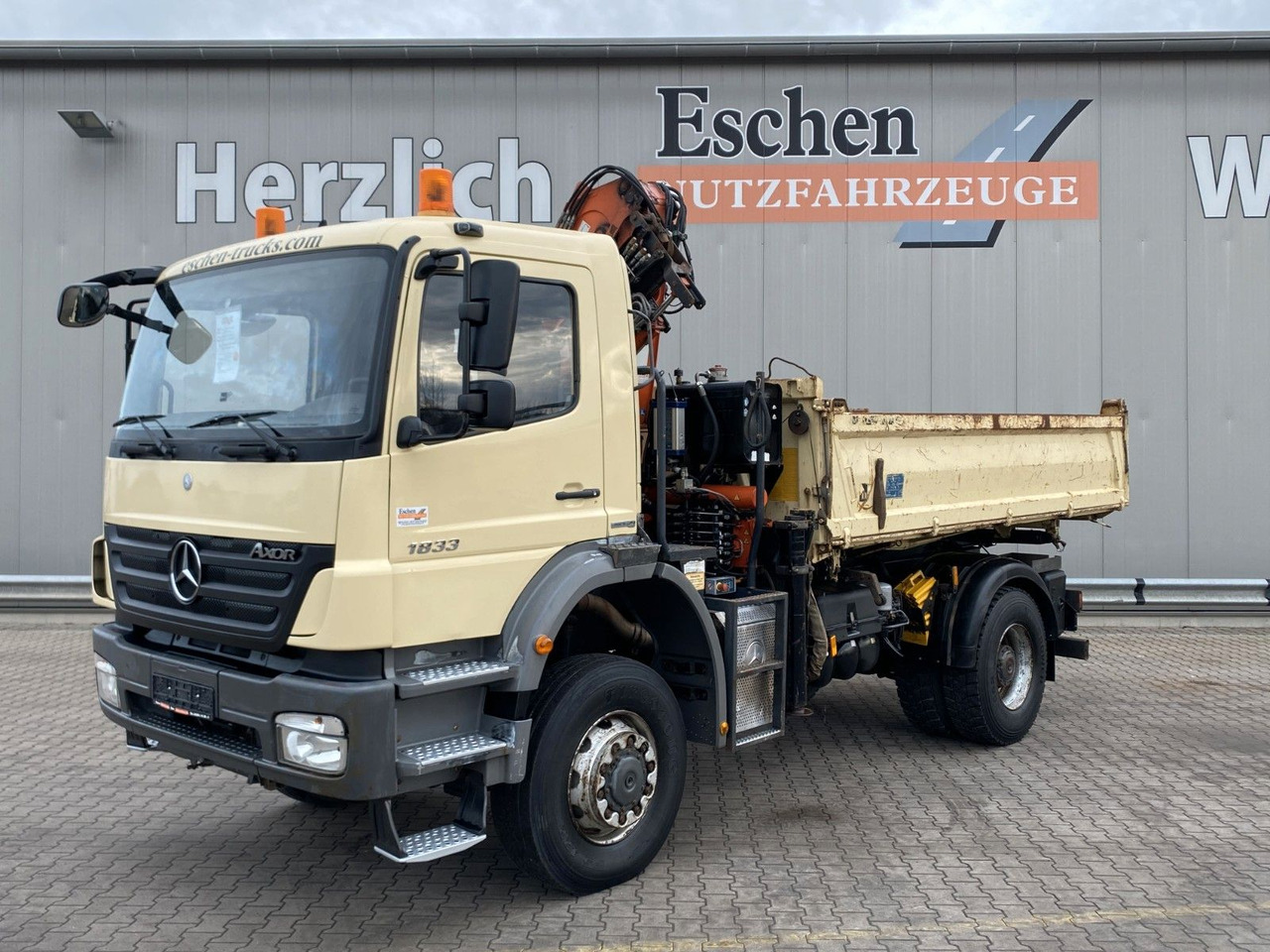 Mercedes-Benz 1833 4x4 Axor | Atlas 105.2-A2*Funk*AHK*3 Sitze - Φορτηγό ανατρεπόμενο, Φορτηγό με γερανό: φωτογραφία 1 Mercedes-Benz 1833 4x4 Axor | Atlas 105.2-A2*Funk*AHK*3 Sitze - Φορτηγό ανατρεπόμενο, Φορτηγό με γερανό: φωτογραφία 1