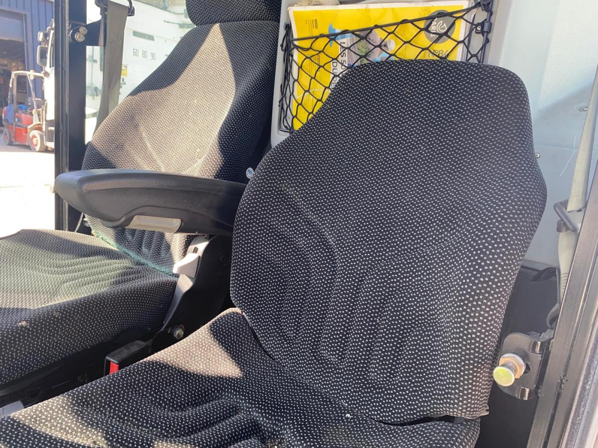 Mathieu Azura MC210 - Σάρωθρο δρόμων: φωτογραφία 4 Mathieu Azura MC210 - Σάρωθρο δρόμων: φωτογραφία 4