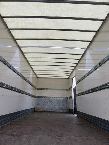 Renault D-Series 240.12 - Φορτηγό κόφα: φωτογραφία 4 Renault D-Series 240.12 - Φορτηγό κόφα: φωτογραφία 4