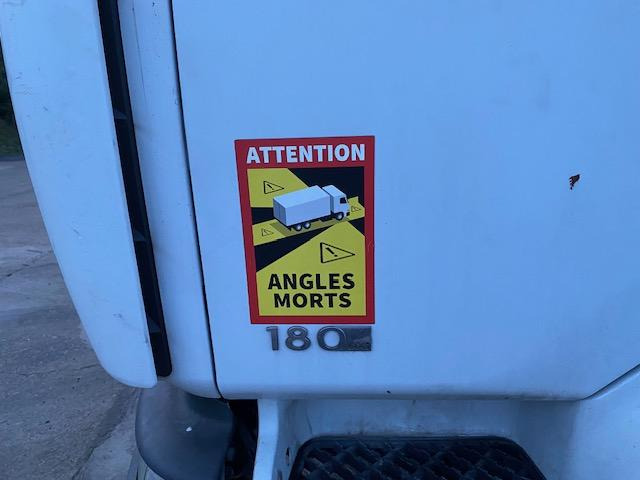 Renault Midlum 180 - Φορτηγό κόφα: φωτογραφία 4 Renault Midlum 180 - Φορτηγό κόφα: φωτογραφία 4