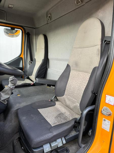 Renault Midlum 220 - Φορτηγό κόφα: φωτογραφία 4 Renault Midlum 220 - Φορτηγό κόφα: φωτογραφία 4