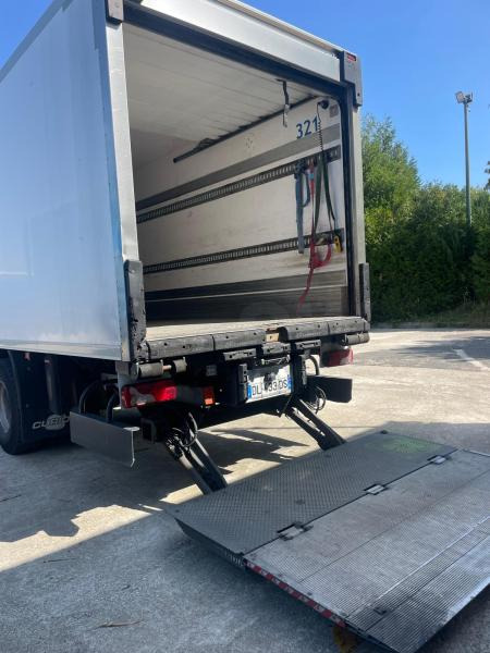 Scania R 320 - Φορτηγό ψυγείο: φωτογραφία 4 Scania R 320 - Φορτηγό ψυγείο: φωτογραφία 4