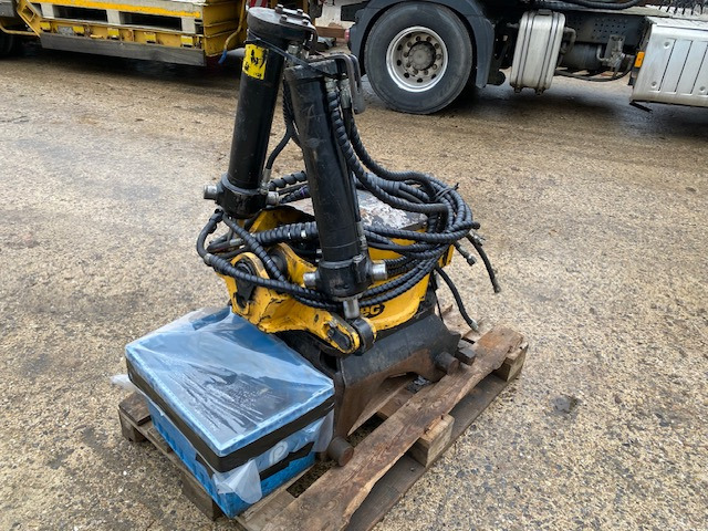 Engcon EC 20 - CW30EC - SS9SQ - Ohne TOP Parts - Σύστημα tiltrotator: φωτογραφία 1 Engcon EC 20 - CW30EC - SS9SQ - Ohne TOP Parts - Σύστημα tiltrotator: φωτογραφία 1