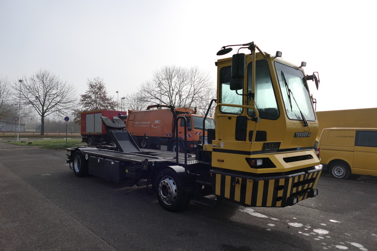 BC 182 Kamag Wiesel WBH 25 Umsetzfahrzeug - Φορτηγό μεταφοράς εμπορευματοκιβωτίων/ Κινητό αμάξωμα: φωτογραφία 4 BC 182 Kamag Wiesel WBH 25 Umsetzfahrzeug - Φορτηγό μεταφοράς εμπορευματοκιβωτίων/ Κινητό αμάξωμα: φωτογραφία 4