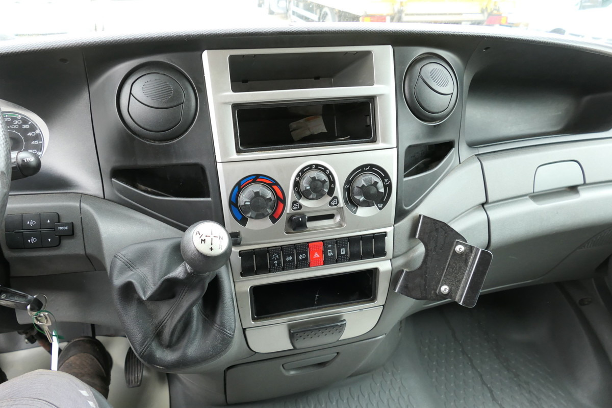 Επαγγελματικό αυτοκίνητο κόφα IVECO Daily 35 S11 C30C AUTOMATIK KAMERA MAXI Regale D: φωτογραφία 11