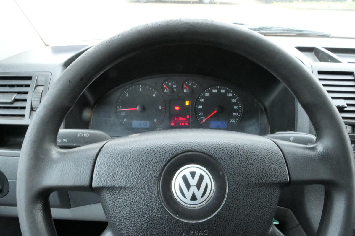 Μίσθωση VW T5 Transporter 1.9 TDI PARKTRONIK 2xSCHIEBETÜR S VW T5 Transporter 1.9 TDI PARKTRONIK 2xSCHIEBETÜR S: φωτογραφία 9