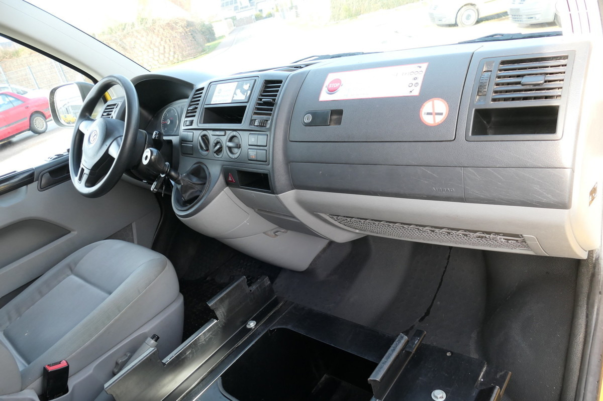 Μικρό βαν VW T5 Transporter 2.0 TDI 2xSCHIEBETÜR PARKTRONIK E: φωτογραφία 9