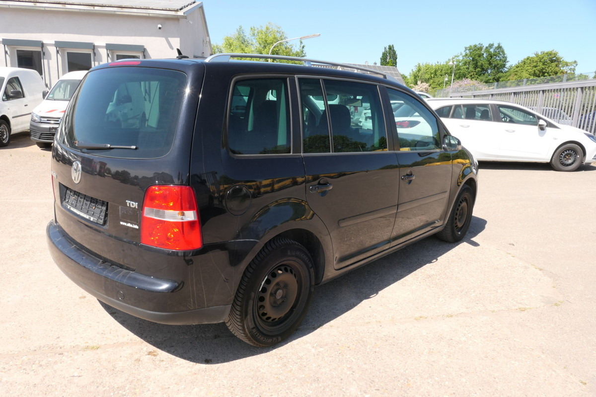 VW Touran Trendline - Αυτοκίνητο: φωτογραφία 3 VW Touran Trendline - Αυτοκίνητο: φωτογραφία 3