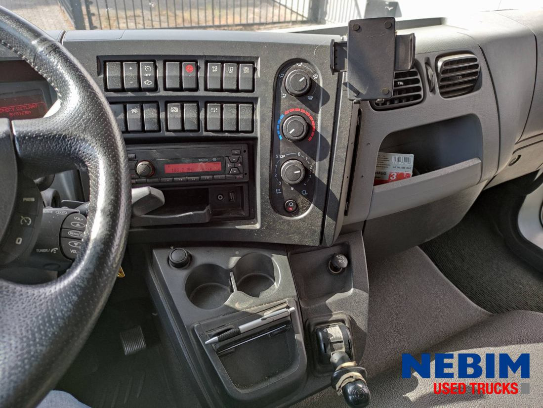 Renault D 14 240 4X2 - 319.854Km - Φορτηγό κόφα: φωτογραφία 3 Renault D 14 240 4X2 - 319.854Km - Φορτηγό κόφα: φωτογραφία 3