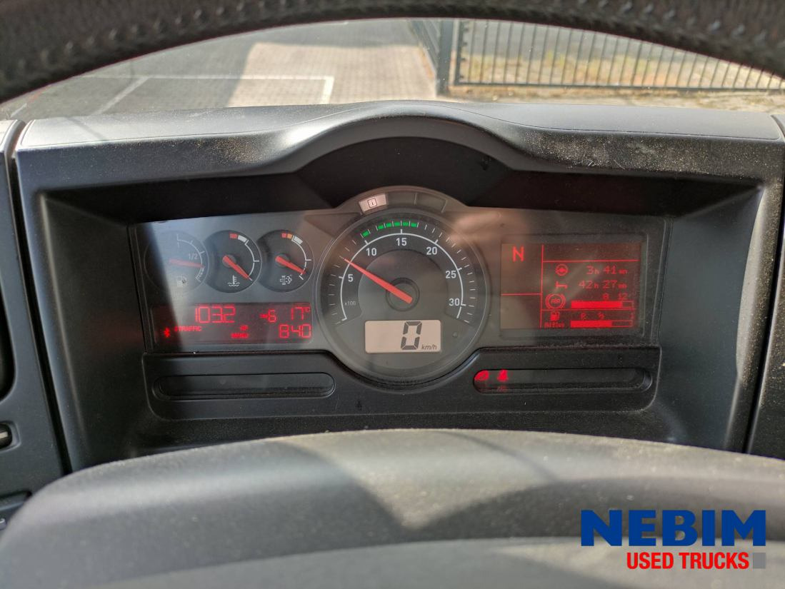 Renault D 14 240 4X2 - 319.854Km - Φορτηγό κόφα: φωτογραφία 4 Renault D 14 240 4X2 - 319.854Km - Φορτηγό κόφα: φωτογραφία 4