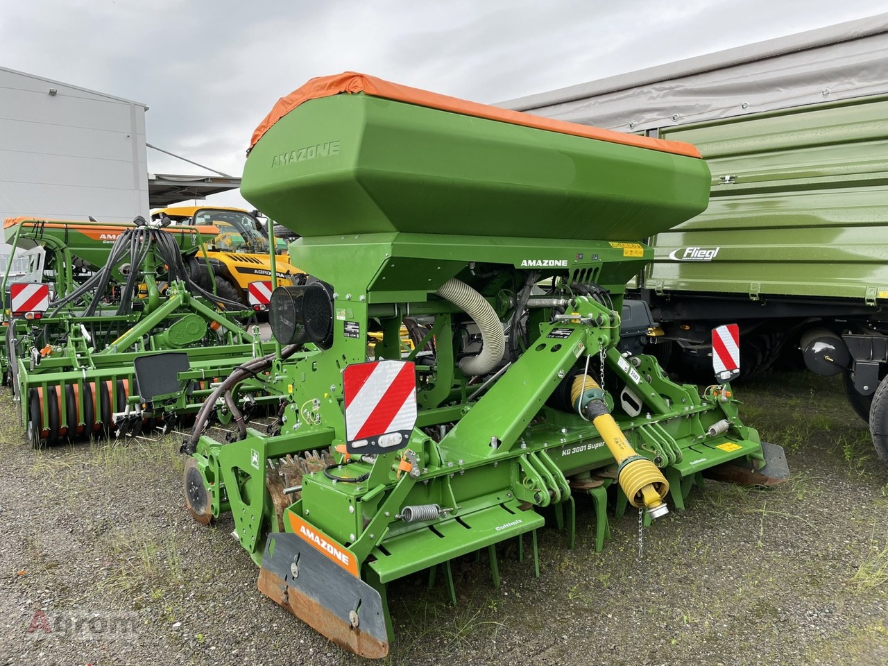 Amazone Centaya 3000 Super + KG 3001 Super - Σπαρτική με σβάρνα: φωτογραφία 1 Amazone Centaya 3000 Super + KG 3001 Super - Σπαρτική με σβάρνα: φωτογραφία 1