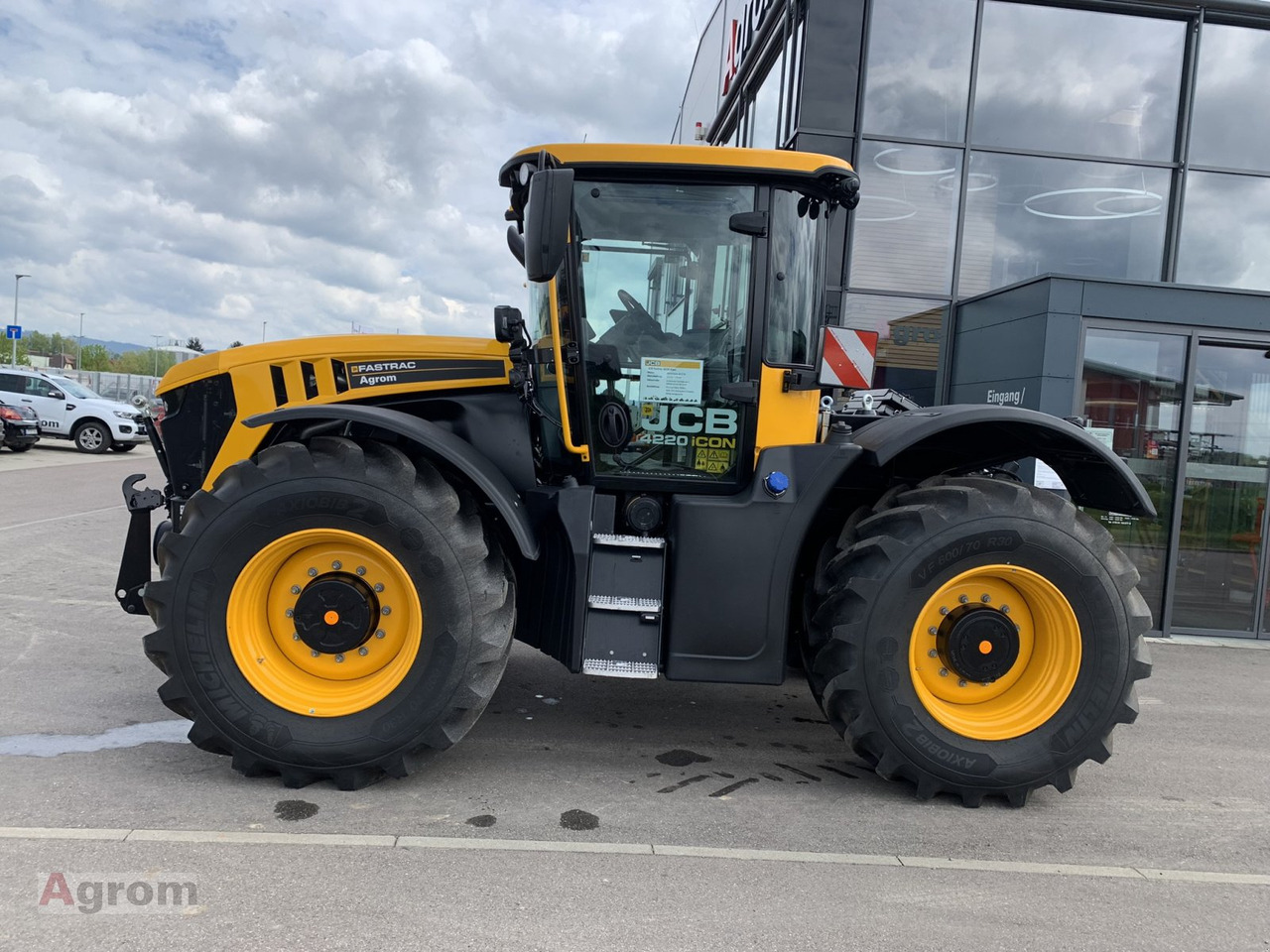 JCB Fastrac 4220 iCON - Τρακτέρ: φωτογραφία 2 JCB Fastrac 4220 iCON - Τρακτέρ: φωτογραφία 2