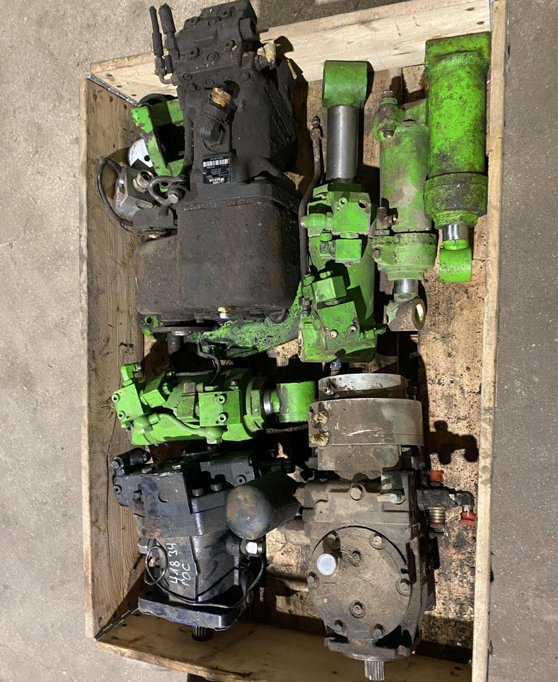 Merlo Merlo - Καπό για Γεωργικά μηχανήματα: φωτογραφία 2 Merlo Merlo - Καπό για Γεωργικά μηχανήματα: φωτογραφία 2