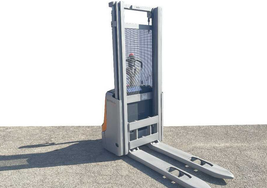 Still EXV 10 - Μηχάνημα στοίβαξης: φωτογραφία 1 Still EXV 10 - Μηχάνημα στοίβαξης: φωτογραφία 1