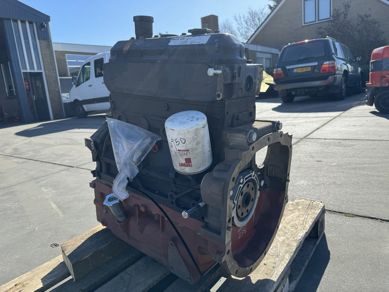 Fiat 8045 - Κινητήρας: φωτογραφία 3 Fiat 8045 - Κινητήρας: φωτογραφία 3