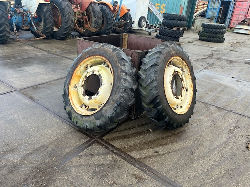 Firestone 11.2 R28 - Ζάντα: φωτογραφία 4 Firestone 11.2 R28 - Ζάντα: φωτογραφία 4
