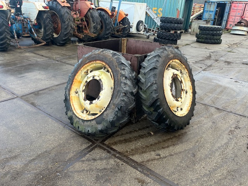 Firestone 11.2 R28 - Ζάντα: φωτογραφία 1 Firestone 11.2 R28 - Ζάντα: φωτογραφία 1