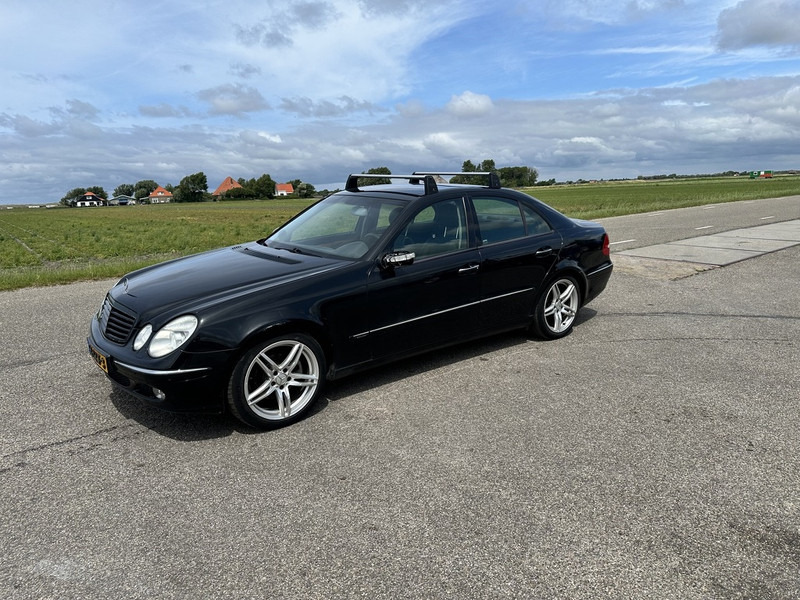 Mercedes-Benz E-Klasse 240 - Αυτοκίνητο: φωτογραφία 1 Mercedes-Benz E-Klasse 240 - Αυτοκίνητο: φωτογραφία 1