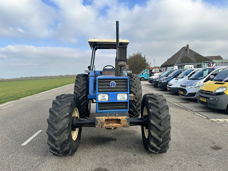 New Holland 110-90 DT - Τρακτέρ: φωτογραφία 2 New Holland 110-90 DT - Τρακτέρ: φωτογραφία 2