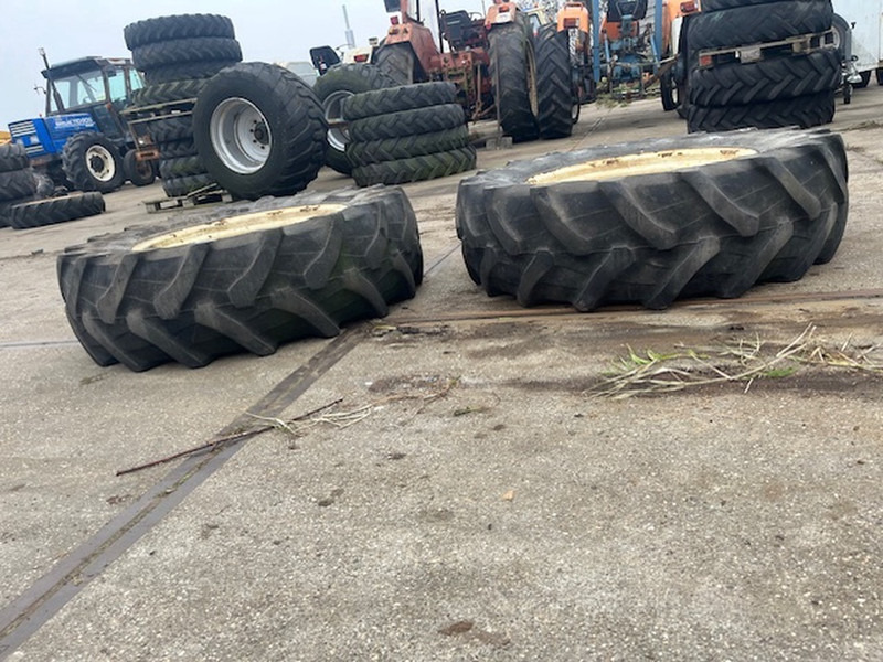 Pirelli 380\70 R28 TM700 - Ζάντα: φωτογραφία 4 Pirelli 380\70 R28 TM700 - Ζάντα: φωτογραφία 4