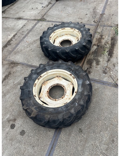 Pirelli 380\70 R28 TM700 - Ζάντα: φωτογραφία 1 Pirelli 380\70 R28 TM700 - Ζάντα: φωτογραφία 1