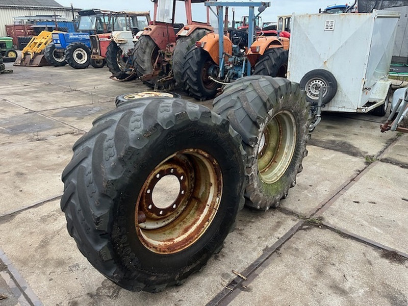 Trelleborg en bkt 480\65 R24 TM 800 - Ζάντα: φωτογραφία 2 Trelleborg en bkt 480\65 R24 TM 800 - Ζάντα: φωτογραφία 2