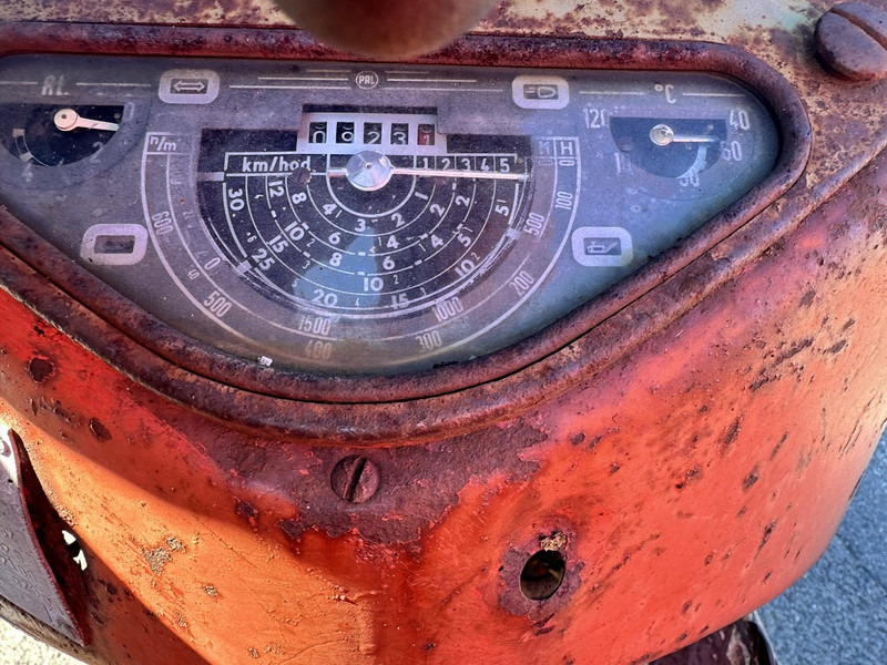 Zetor 4511 - Τρακτέρ: φωτογραφία 5 Zetor 4511 - Τρακτέρ: φωτογραφία 5