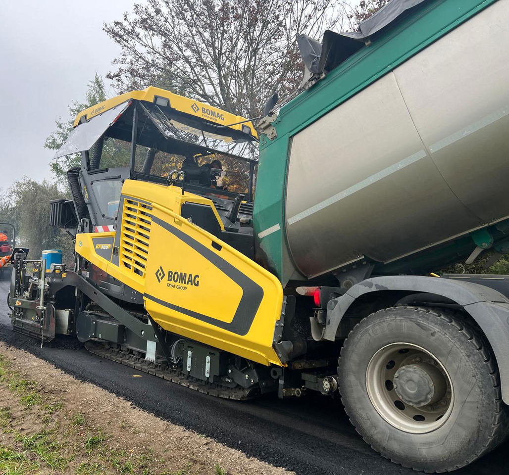 Bomag BF 700 C-3 - Διαστρωτήρας ασφάλτου: φωτογραφία 4 Bomag BF 700 C-3 - Διαστρωτήρας ασφάλτου: φωτογραφία 4