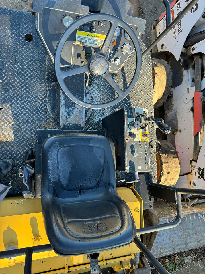 Caterpillar CB-434C - Ασφαλτικός οδοστρωτήρας: φωτογραφία 5 Caterpillar CB-434C - Ασφαλτικός οδοστρωτήρας: φωτογραφία 5