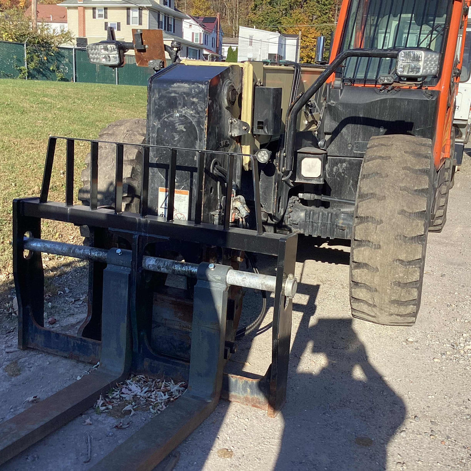 JLG 1732 - Τηλεσκοπικός μπροστινός φορτωτής: φωτογραφία 4 JLG 1732 - Τηλεσκοπικός μπροστινός φορτωτής: φωτογραφία 4