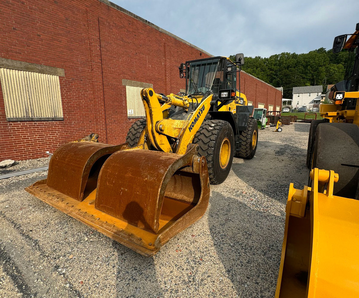 Komatsu WA320-8 - Ελαστιχοφόρος φορτωτής: φωτογραφία 2 Komatsu WA320-8 - Ελαστιχοφόρος φορτωτής: φωτογραφία 2