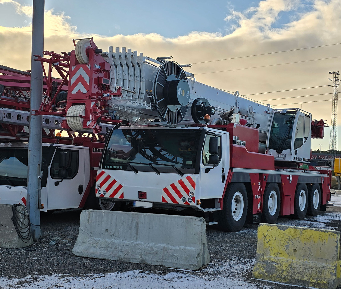 Liebherr LTM 1120-4.1 - Τηλεσκοπικός γερανός: φωτογραφία 1 Liebherr LTM 1120-4.1 - Τηλεσκοπικός γερανός: φωτογραφία 1