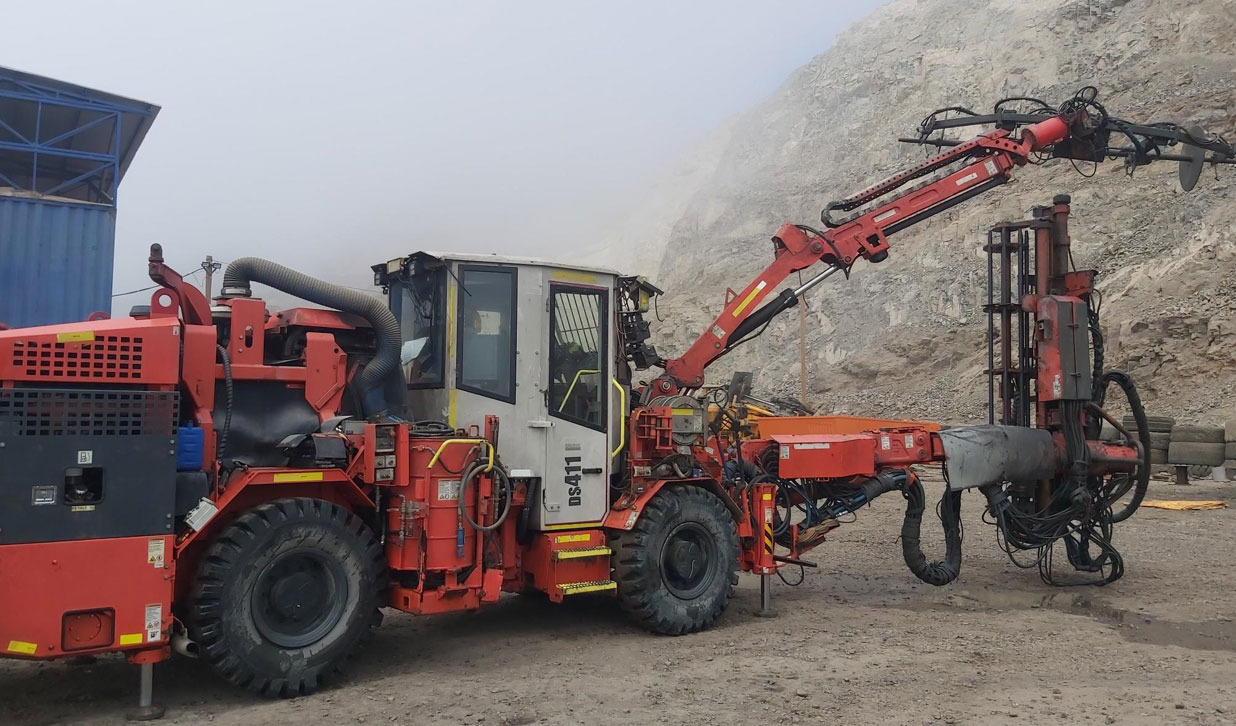 Sandvik DS411-C - Μηχάνημα ορυχείων: φωτογραφία 1 Sandvik DS411-C - Μηχάνημα ορυχείων: φωτογραφία 1