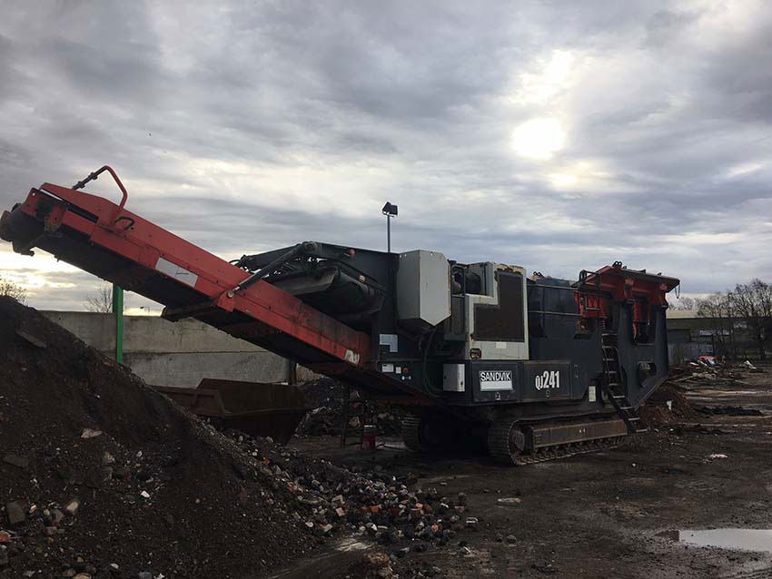 Sandvik QJ241 - Θραυστήρας σιαγόνων: φωτογραφία 1 Sandvik QJ241 - Θραυστήρας σιαγόνων: φωτογραφία 1