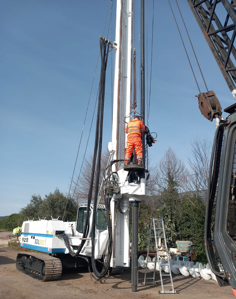 Soilmec R-210 - Πασσαλοπήκτης: φωτογραφία 5 Soilmec R-210 - Πασσαλοπήκτης: φωτογραφία 5