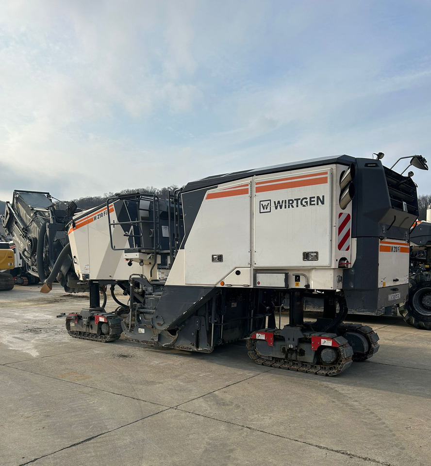 Wirtgen W 210 FI - Φρέζα ασφάλτου: φωτογραφία 4 Wirtgen W 210 FI - Φρέζα ασφάλτου: φωτογραφία 4