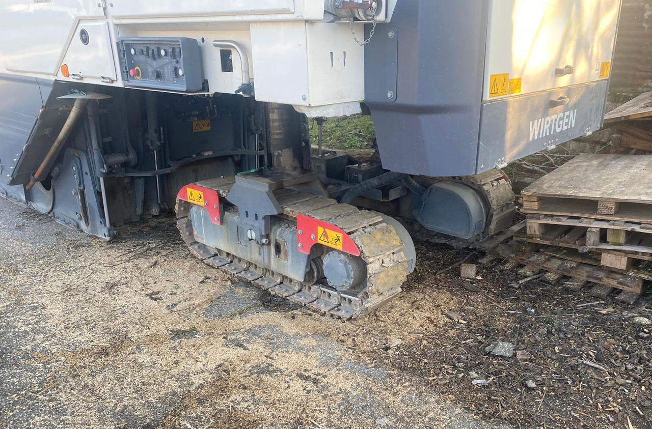 Wirtgen W 210 FI - Φρέζα ασφάλτου: φωτογραφία 3 Wirtgen W 210 FI - Φρέζα ασφάλτου: φωτογραφία 3
