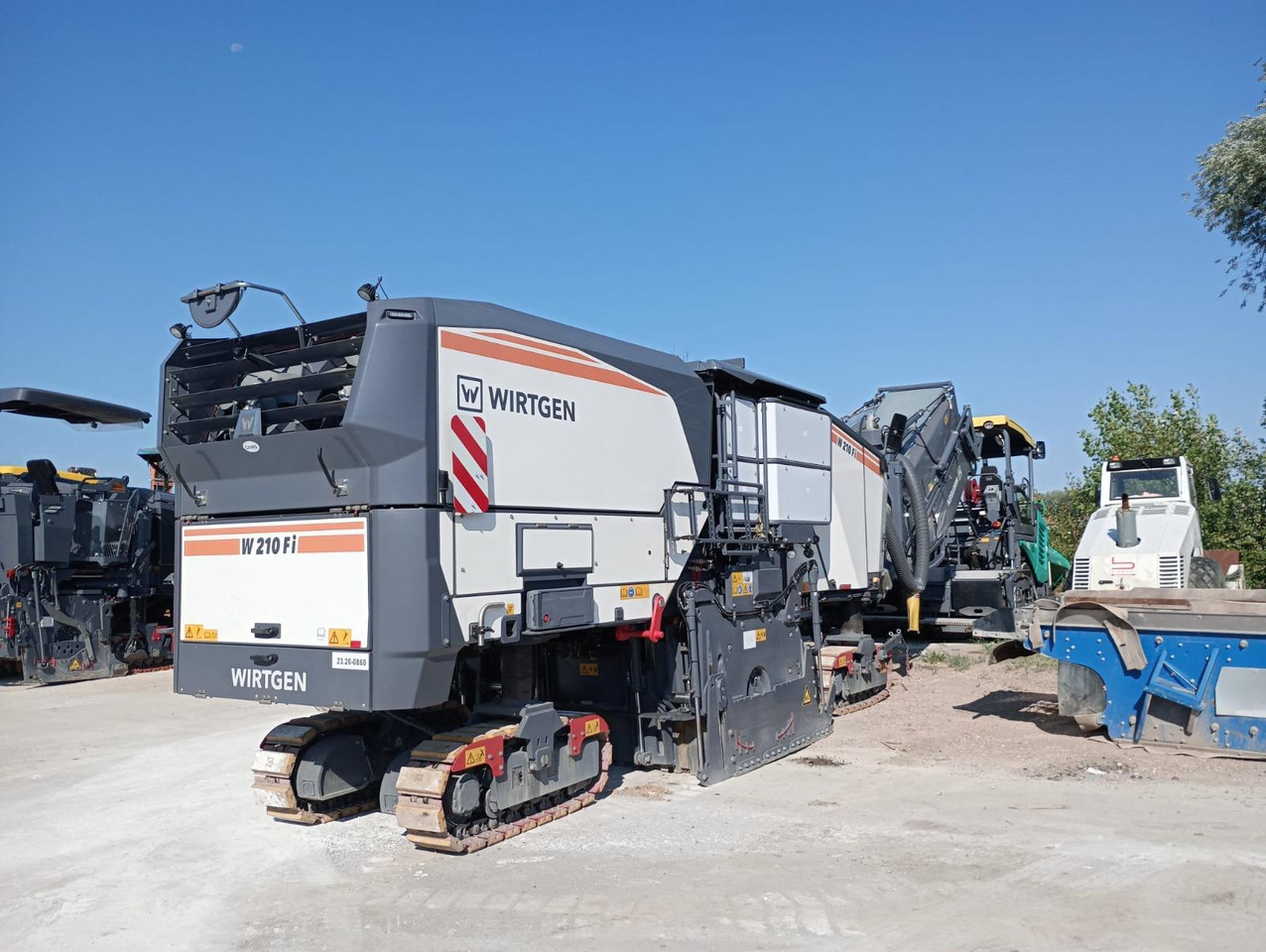 Wirtgen W 210 FI - Φρέζα ασφάλτου: φωτογραφία 1 Wirtgen W 210 FI - Φρέζα ασφάλτου: φωτογραφία 1