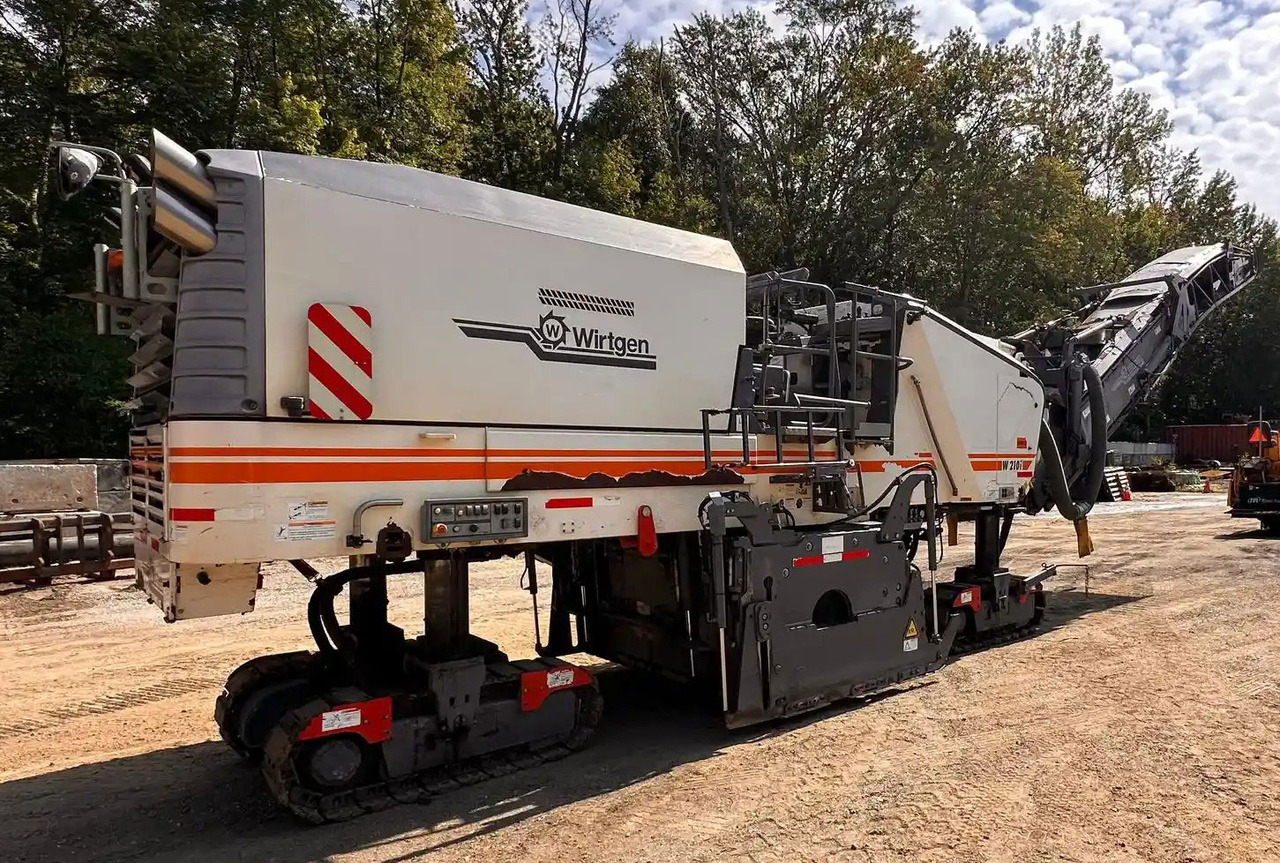 Wirtgen W 210 i - Φρέζα ασφάλτου: φωτογραφία 1 Wirtgen W 210 i - Φρέζα ασφάλτου: φωτογραφία 1