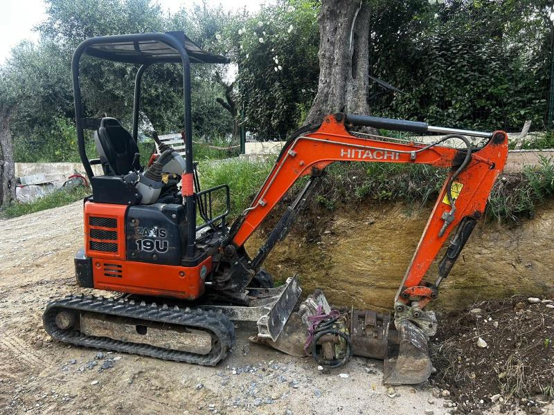 Hitachi zx19 - Μίνι εκσκαφέας: φωτογραφία 1 Hitachi zx19 - Μίνι εκσκαφέας: φωτογραφία 1