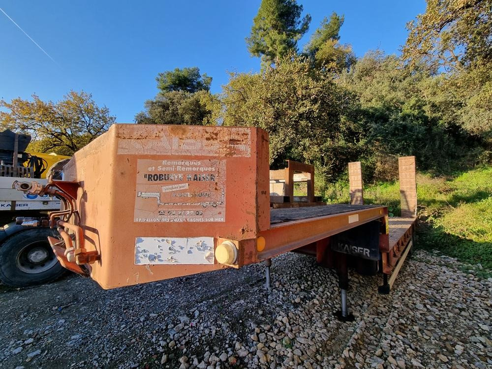 Kaiser 2 essieux - Επικαθήμενο με χαμηλό δάπεδο: φωτογραφία 1 Kaiser 2 essieux - Επικαθήμενο με χαμηλό δάπεδο: φωτογραφία 1