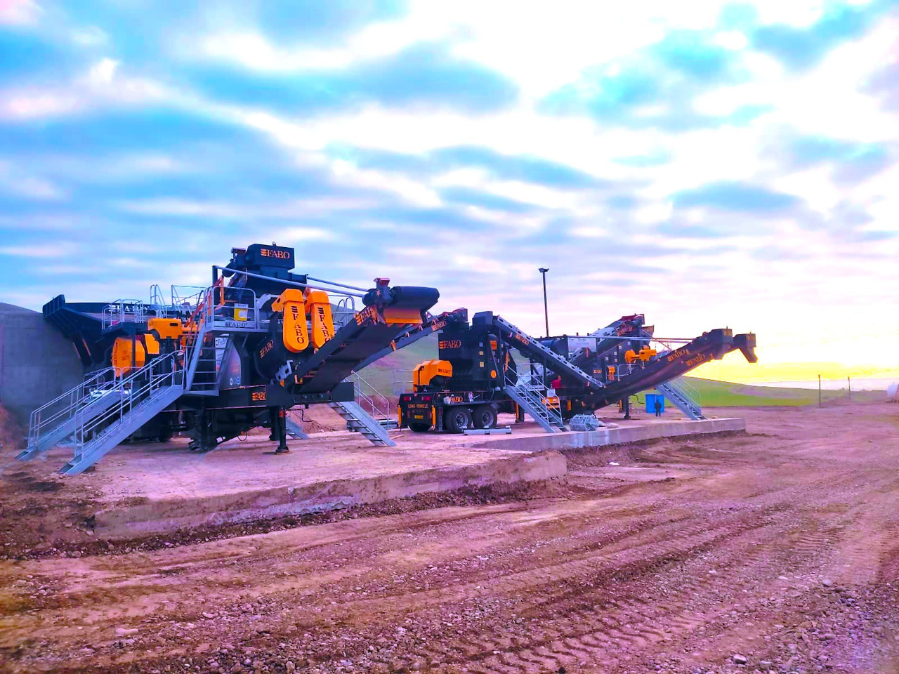 FABO mobile jaw crusher - Θραυστήρας σιαγόνων: φωτογραφία 2 FABO mobile jaw crusher - Θραυστήρας σιαγόνων: φωτογραφία 2