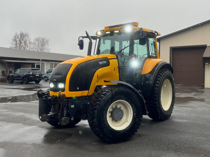 Valtra M150-4 - Τρακτέρ: φωτογραφία 1 Valtra M150-4 - Τρακτέρ: φωτογραφία 1