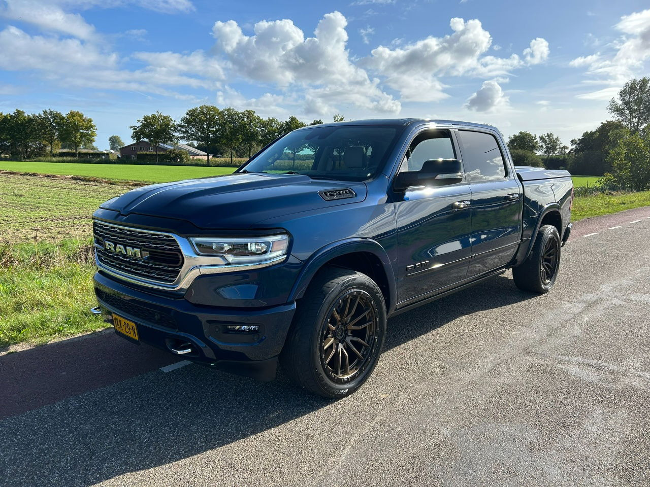 Dodge Ram Pick Up 1500 5.7 V8 4x4 Creb Cab Limeted Hemi Etorque - Ημιφορτηγό: φωτογραφία 3 Dodge Ram Pick Up 1500 5.7 V8 4x4 Creb Cab Limeted Hemi Etorque - Ημιφορτηγό: φωτογραφία 3