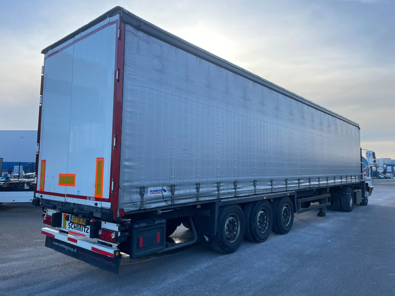 Schmitz Cargobull SCB-S3T EN 12642-XL Allu borden - disc brakes 2 x toolbox / tu - Επικαθήμενο κουρτίνα: φωτογραφία 4 Schmitz Cargobull SCB-S3T EN 12642-XL Allu borden - disc brakes 2 x toolbox / tu - Επικαθήμενο κουρτίνα: φωτογραφία 4