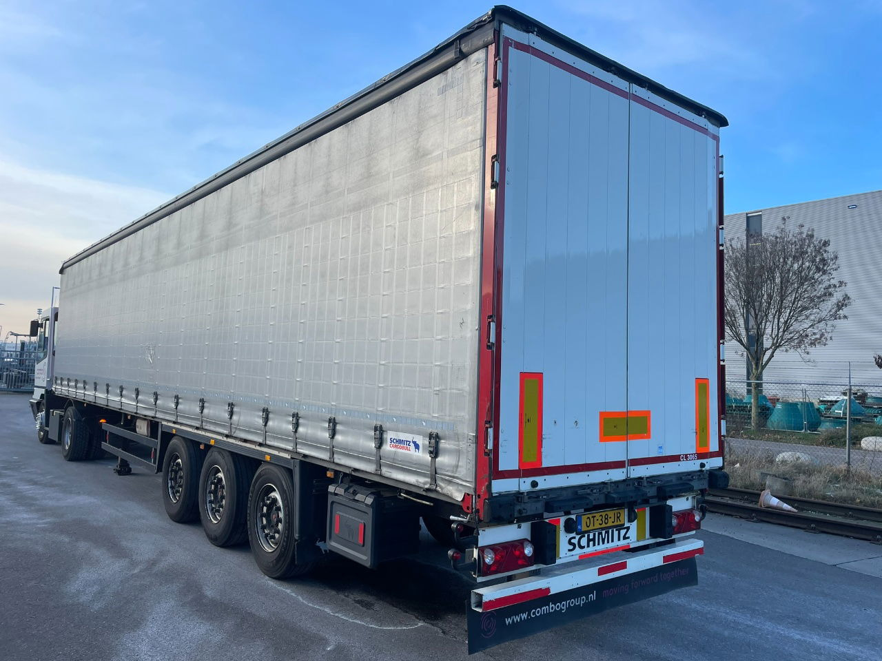 Schmitz Cargobull SCB-S3T EN 12642-XL Allu borden - disc brakes 2 x toolbox / tu - Επικαθήμενο κουρτίνα: φωτογραφία 3 Schmitz Cargobull SCB-S3T EN 12642-XL Allu borden - disc brakes 2 x toolbox / tu - Επικαθήμενο κουρτίνα: φωτογραφία 3