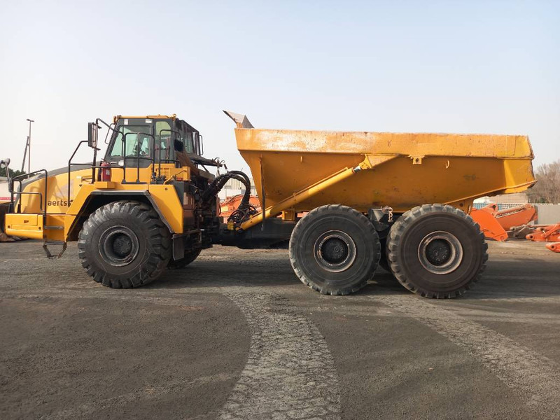 Komatsu HM400-3R (4pcs available in Abu Dhabi) - Αρθρωτό φορτηγό: φωτογραφία 1 Komatsu HM400-3R (4pcs available in Abu Dhabi) - Αρθρωτό φορτηγό: φωτογραφία 1