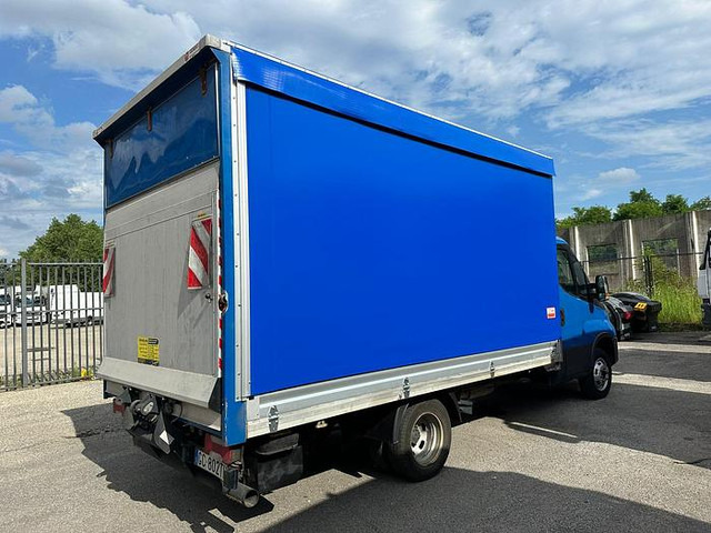 Iveco 35C16 - Επαγγελματικό αυτοκίνητο με μουσαμά: φωτογραφία 4 Iveco 35C16 - Επαγγελματικό αυτοκίνητο με μουσαμά: φωτογραφία 4